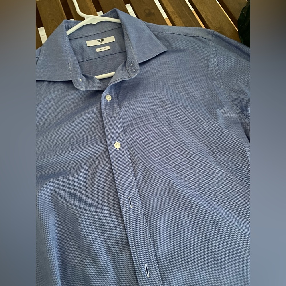 Slim fit UNIQLO blue shirt